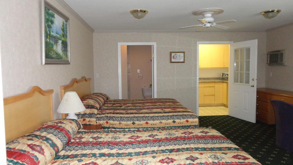 Alpine Motel Kamloops Exterior photo