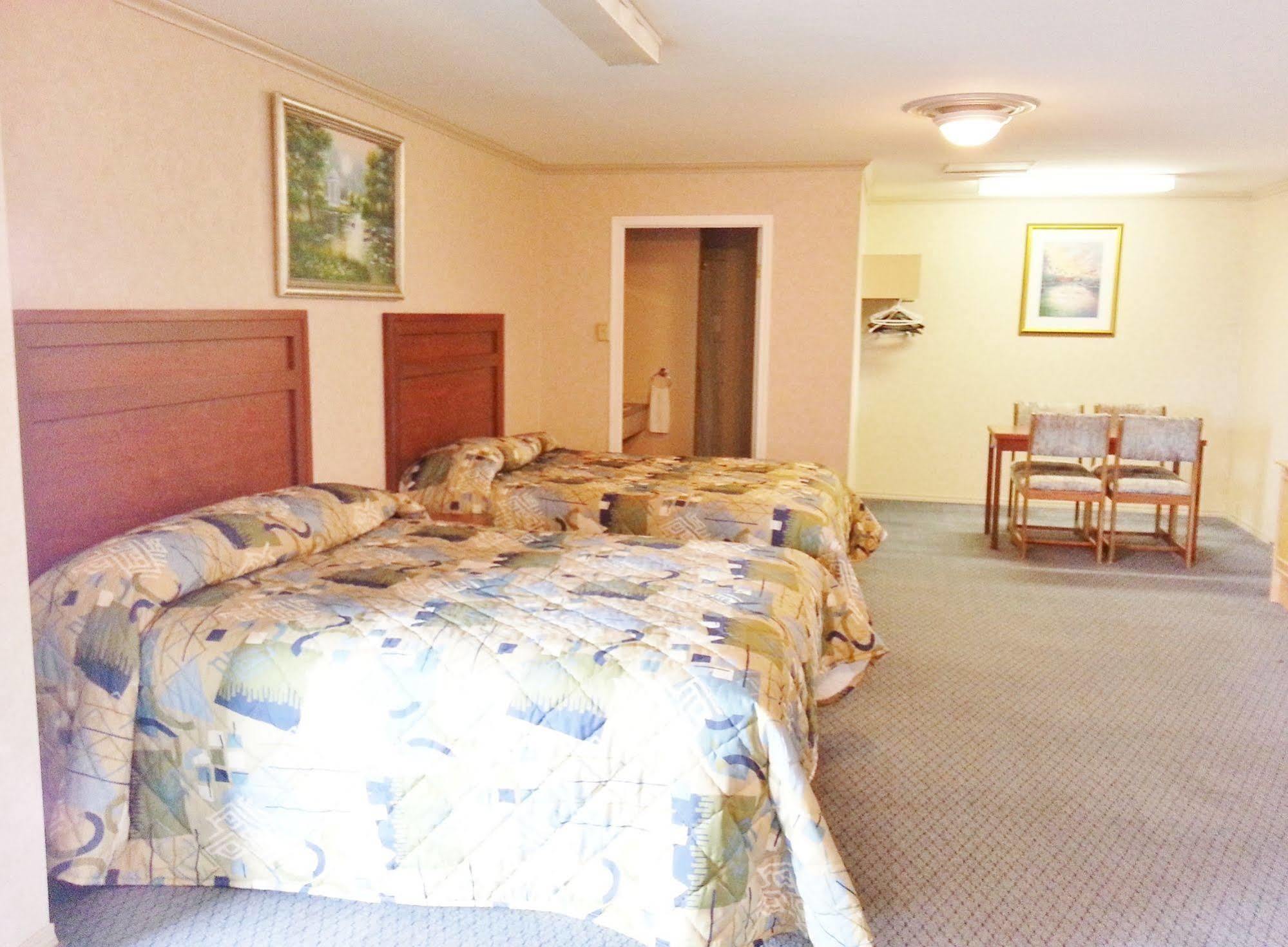 Alpine Motel Kamloops Exterior photo